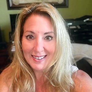 Meet your Posher, Joell